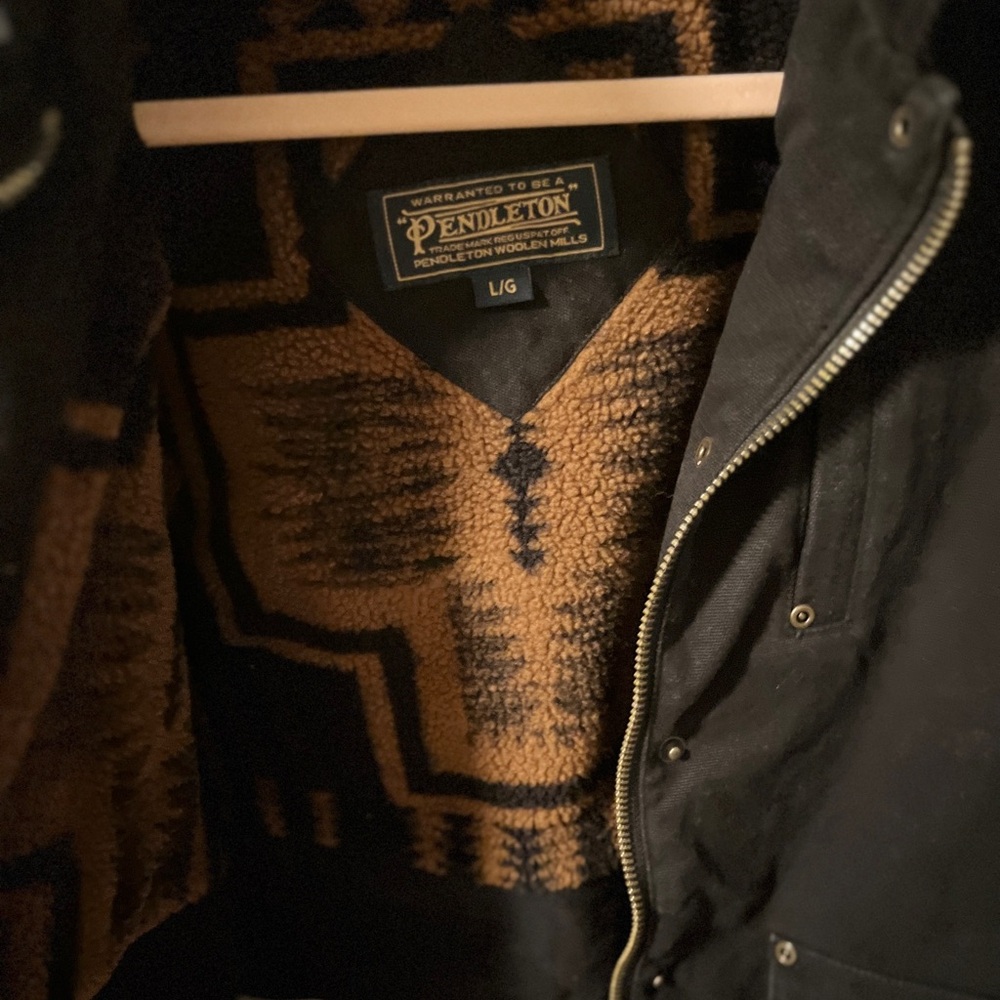 Pendleton Black Jacket with Patterned Sherpa Lini… - image 3